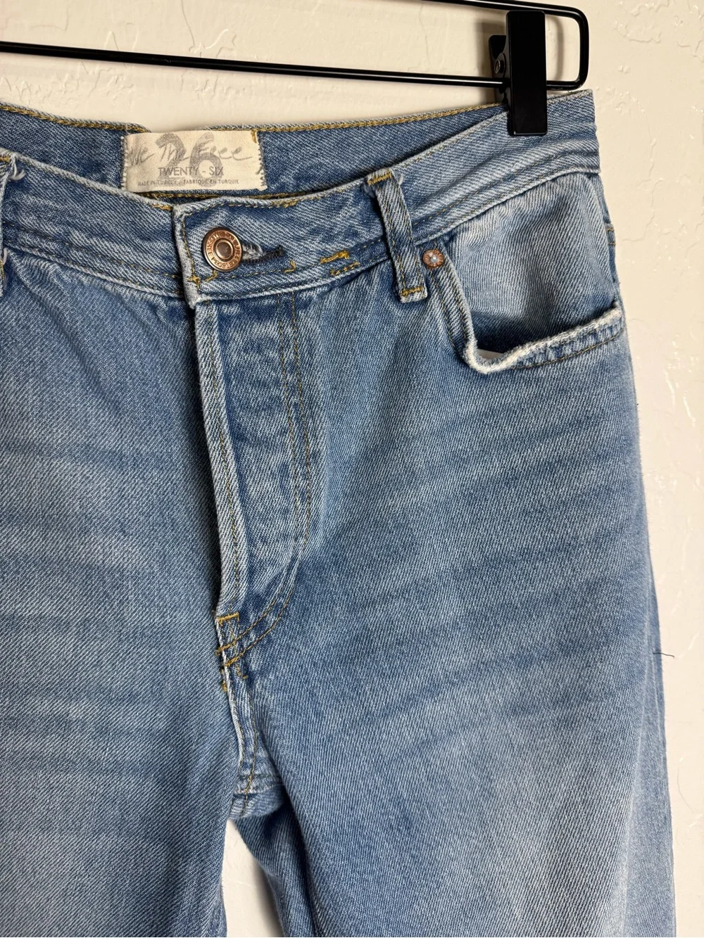 Free People Tapered Baggy Distressed Raw Hem Jeans Light Wash Low Mid Rise 26